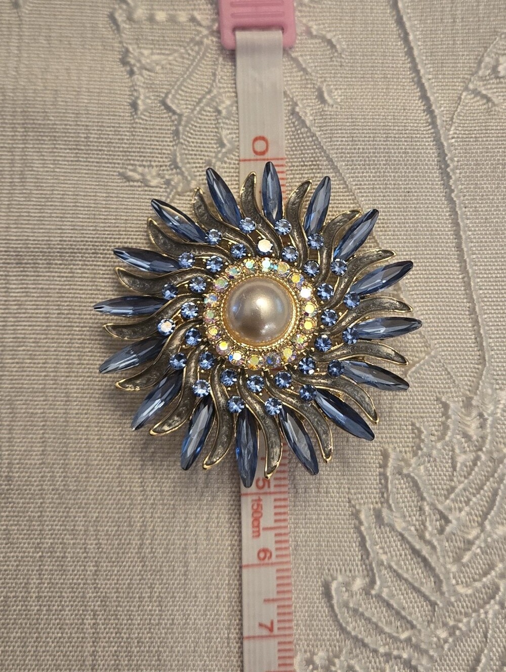 Gold-Tone Blue Crystal and Pearl Sunburst Brooch - Picture 4 of 4